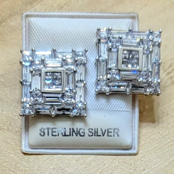 🆕.925 STERLING SILVER SQUARE BAGUETTE CUBIC ZIRCONIA STUD EARRINGS - UNI… - Picture 1 of 1